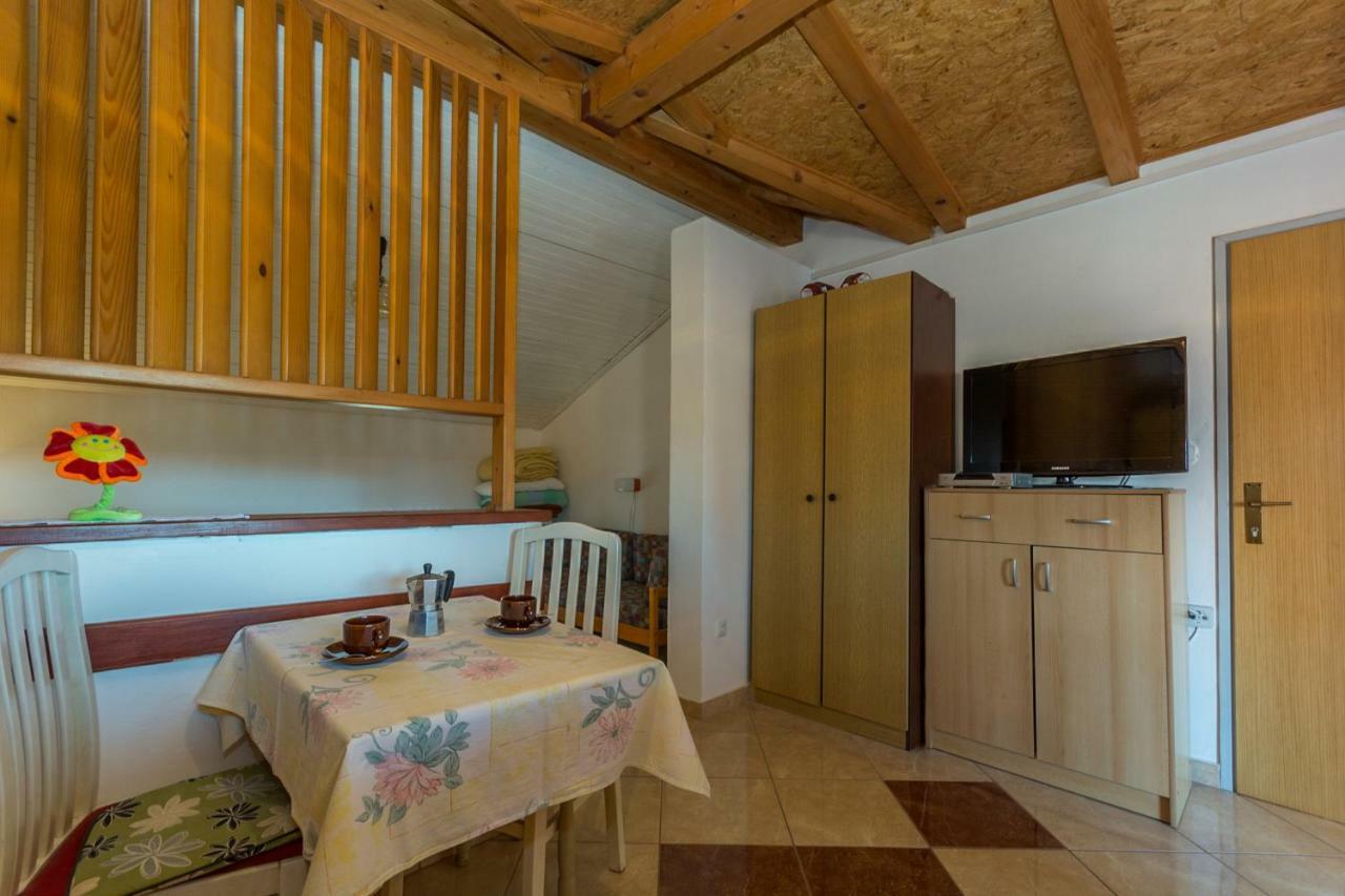 Carmen 2 Appartement Funtana Buitenkant foto